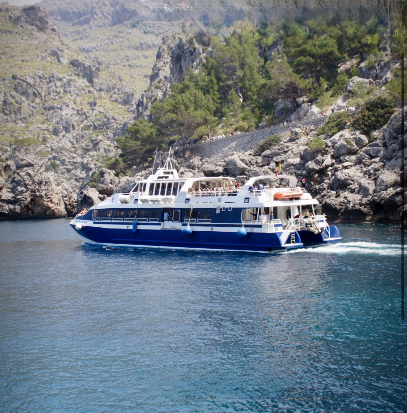 Island Tour by Bus, Train, Boat & Tram