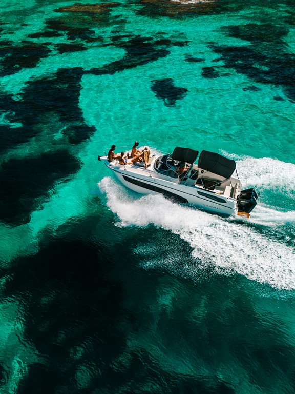 Boat Hire with License